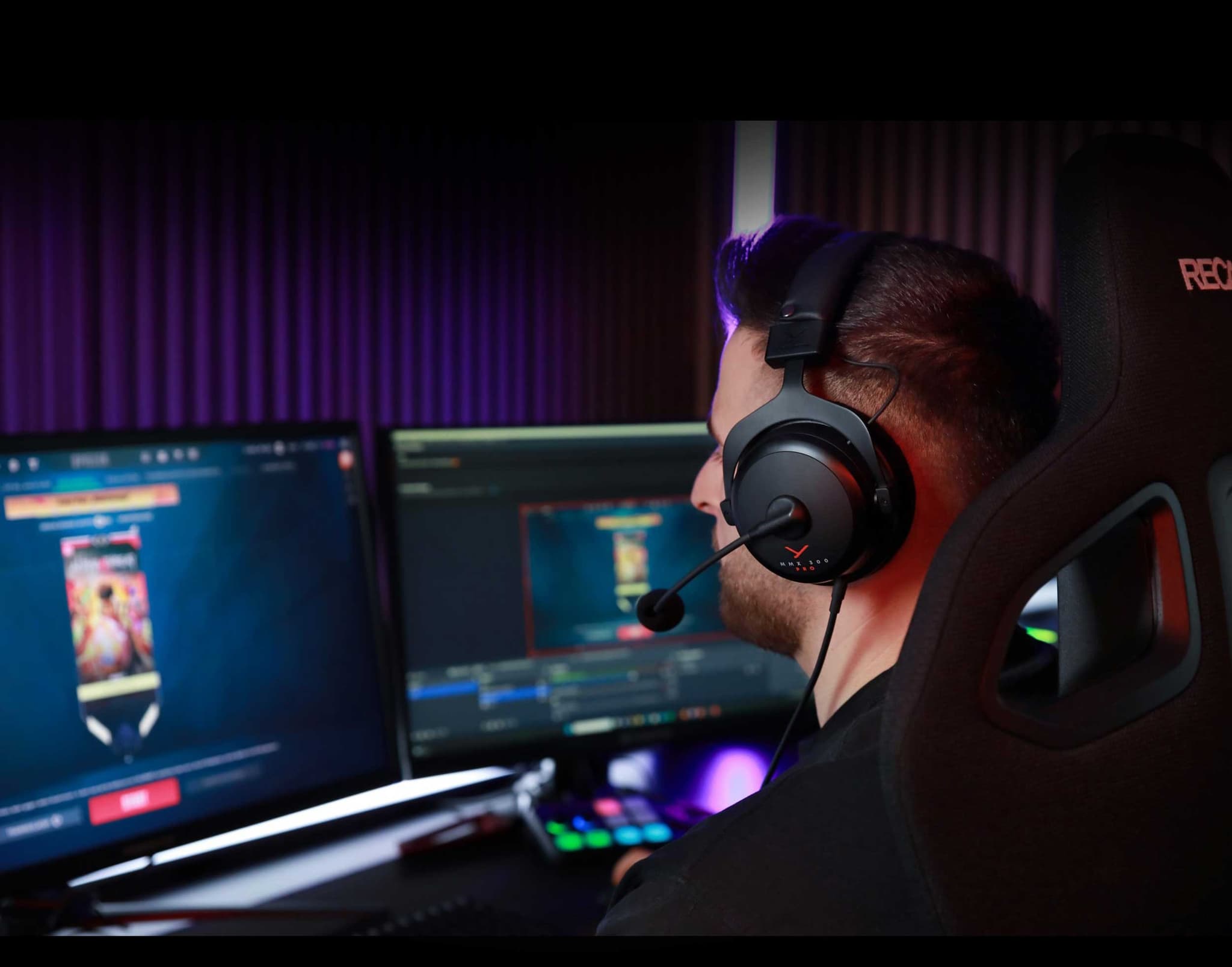 MMX 300 PRO at a gaming desktop